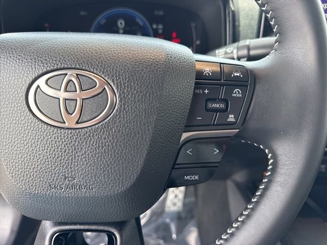 Used 2025  Toyota SE image 30