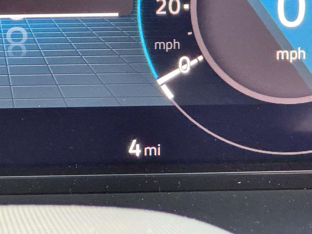 New 2026 White Volkswagen 2.0T SE w/Technology image 25