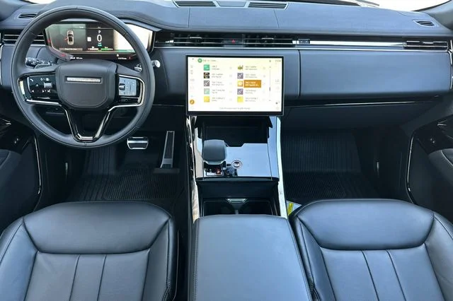 New 2026 Santorini Black Land Rover Dynamic SE image 12