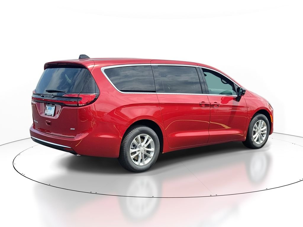 New 2027 Red Hot Pearl-Coat Exterior Paint Chrysler Select image 4