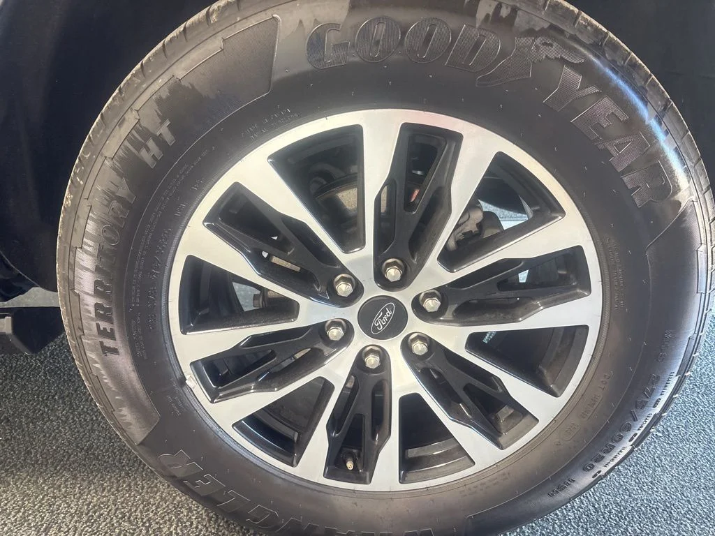 Used 2025 Black Ford Platinum image 6
