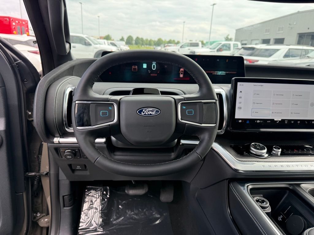 New 2027 Marsh Gray Ford Platinum image 15