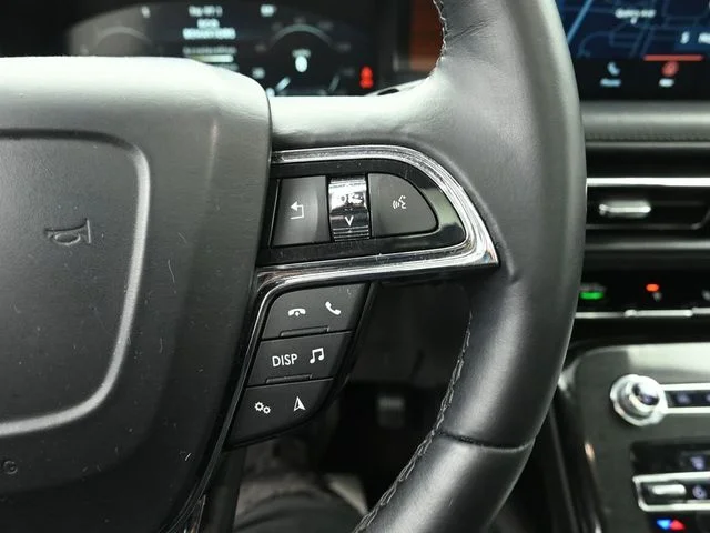 Used 2022 Silver Lincoln Reserve image 18