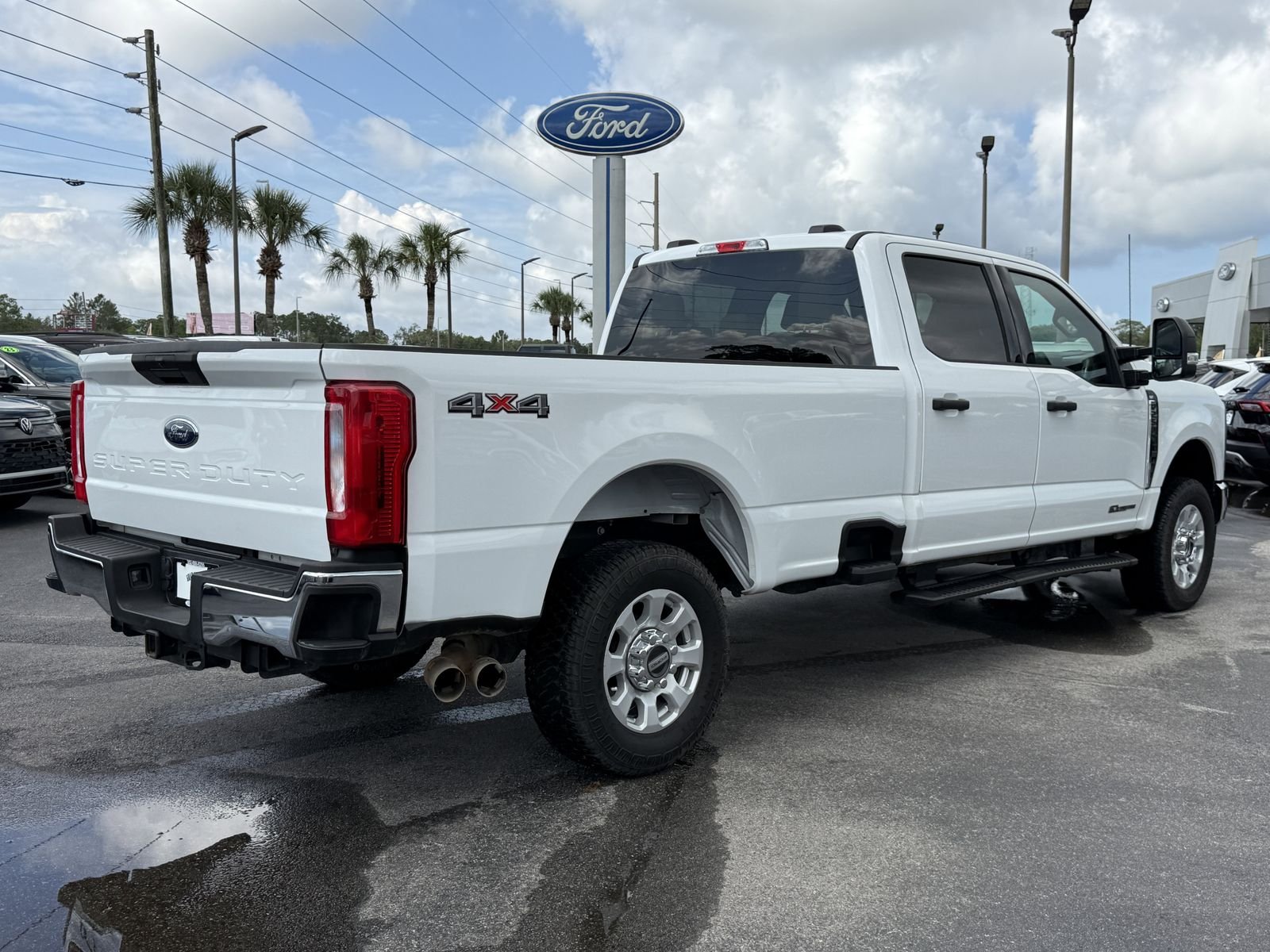 Used 2024 Oxford White Ford XLT image 4