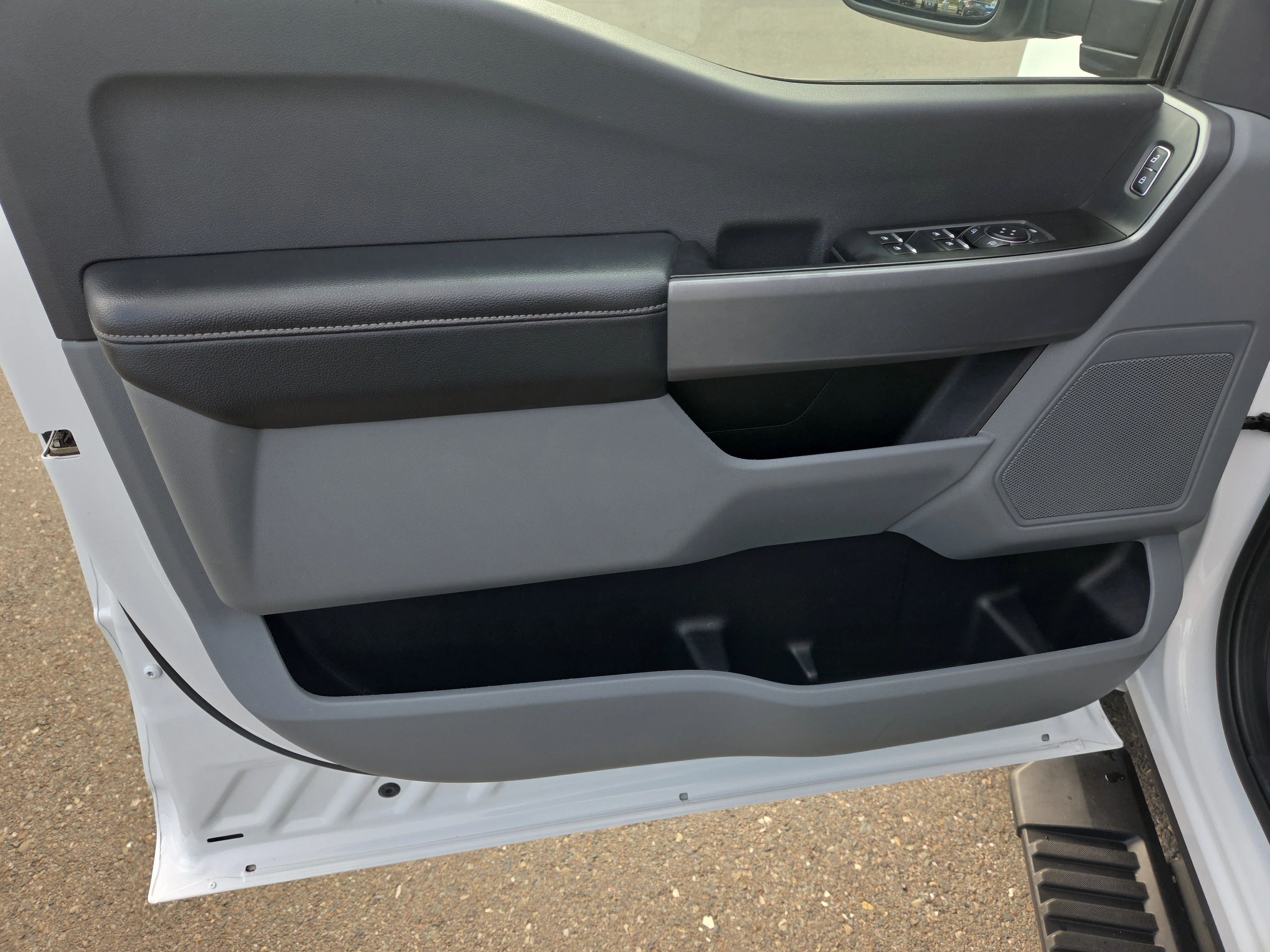 2024 Ford F-350 Super Duty XLT - Photo 11