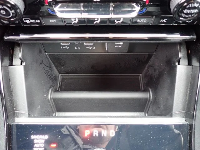 Used 2023 White Jeep Limited image 21