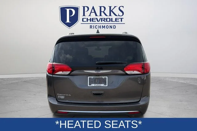 Certified Used 2018 Gray Chrysler Touring L image 6