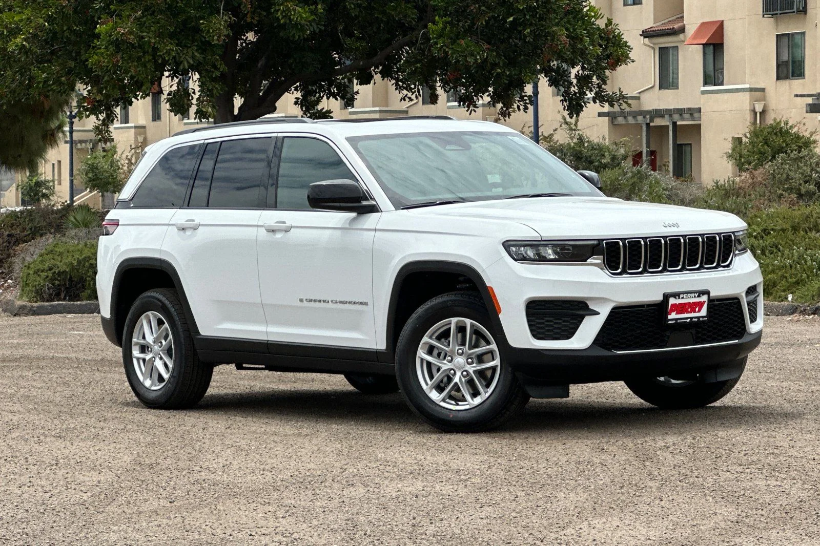 2026 Jeep Grand Cherokee Laredo X 4x4's photo