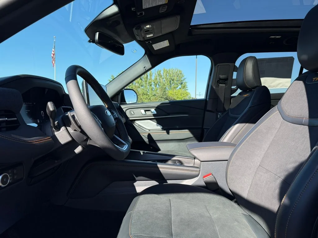 New 2026 Agate Black Metallic Ford Tremor® image 18