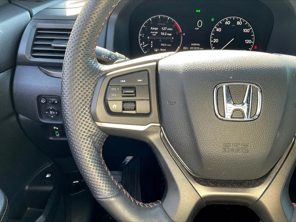 Used 2025 Platinum White Pearl Honda TrailSport image 13