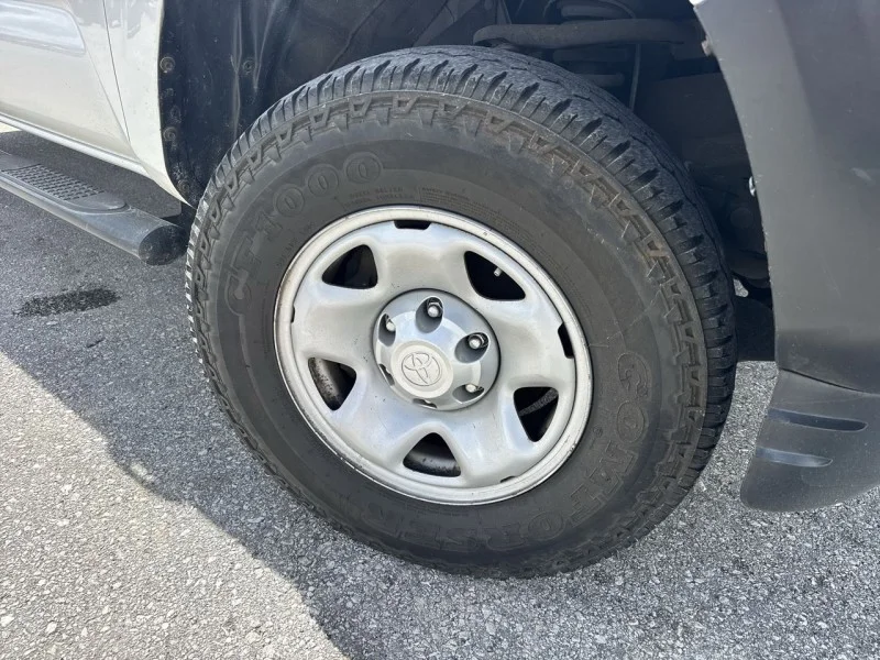 Used 2017 white Toyota SR image 10