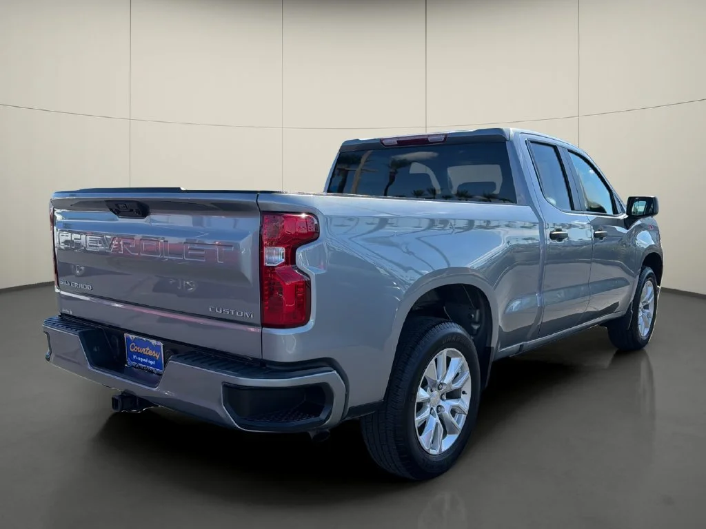 Used 2023 STERLING GRAY METALLIC Chevrolet Custom image 7