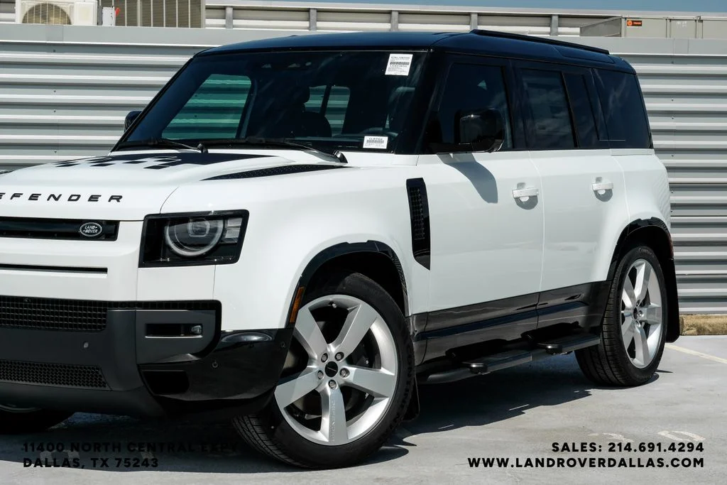 New 2026 Fuji White Land Rover X-Dynamic SE image 4