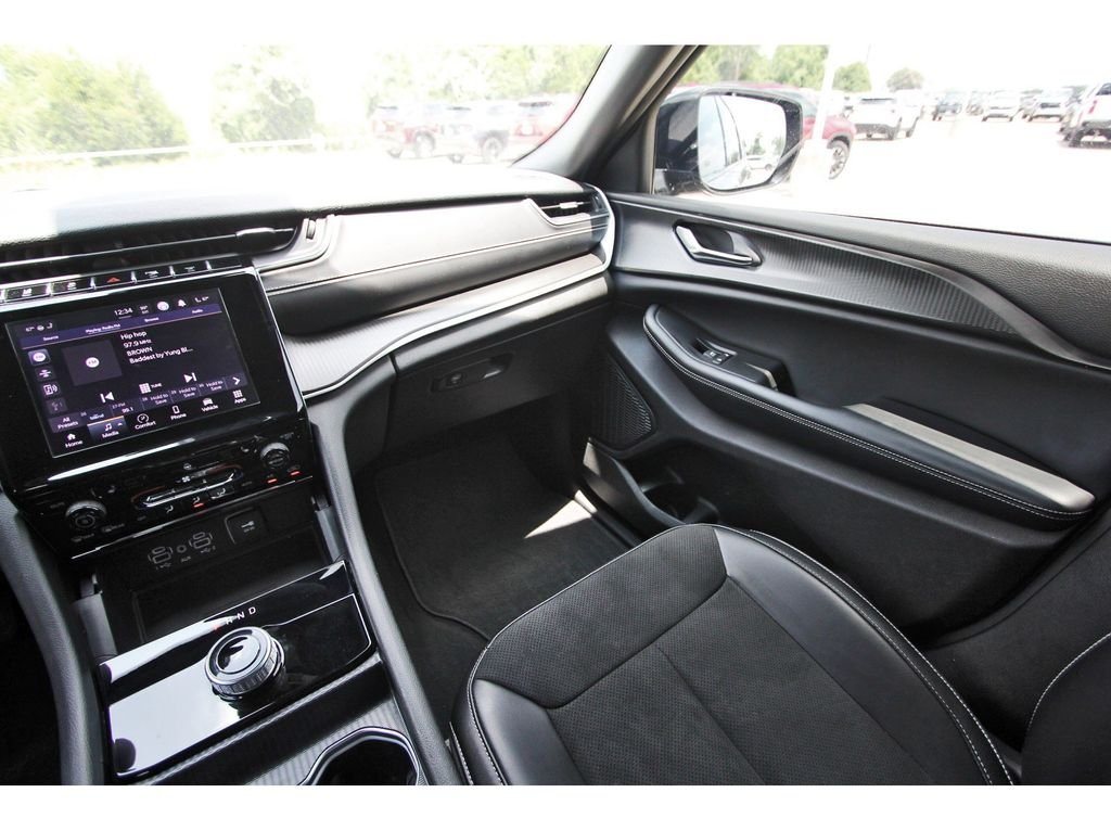 Used 2024 Gray Jeep Altitude X image 12