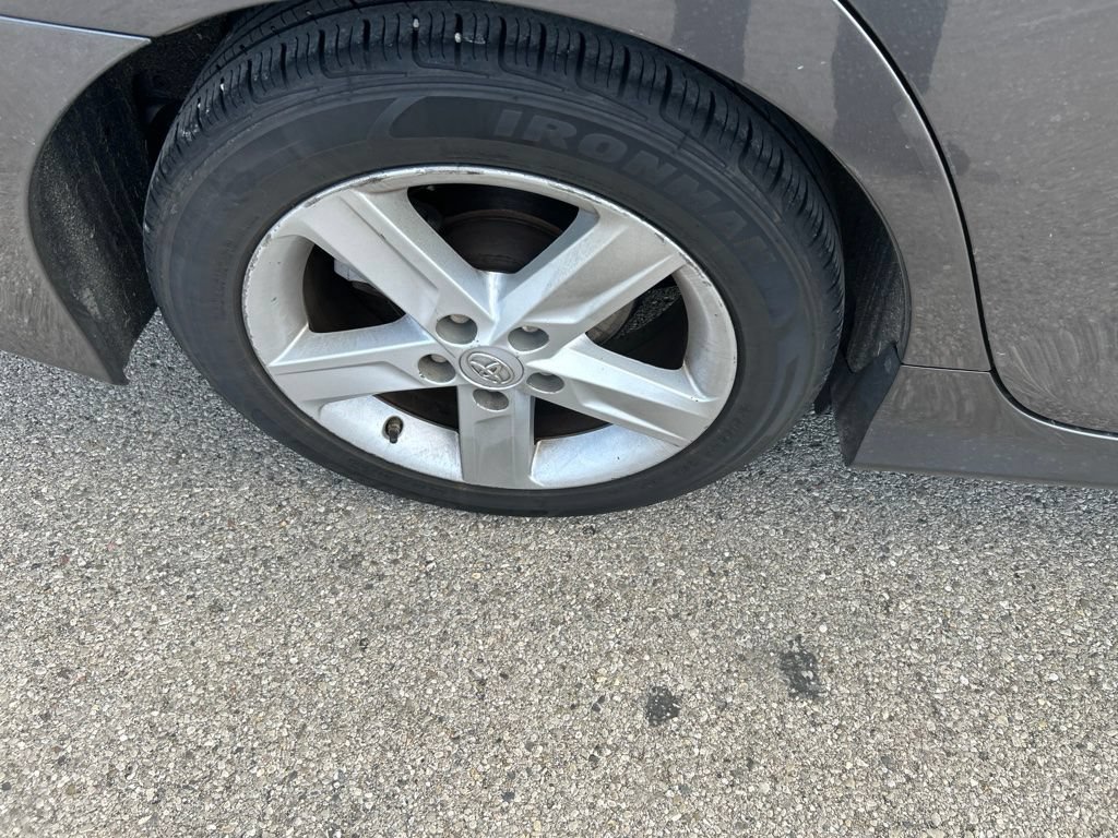 Used 2014 Magnetic Gray Metallic Toyota SE image 12