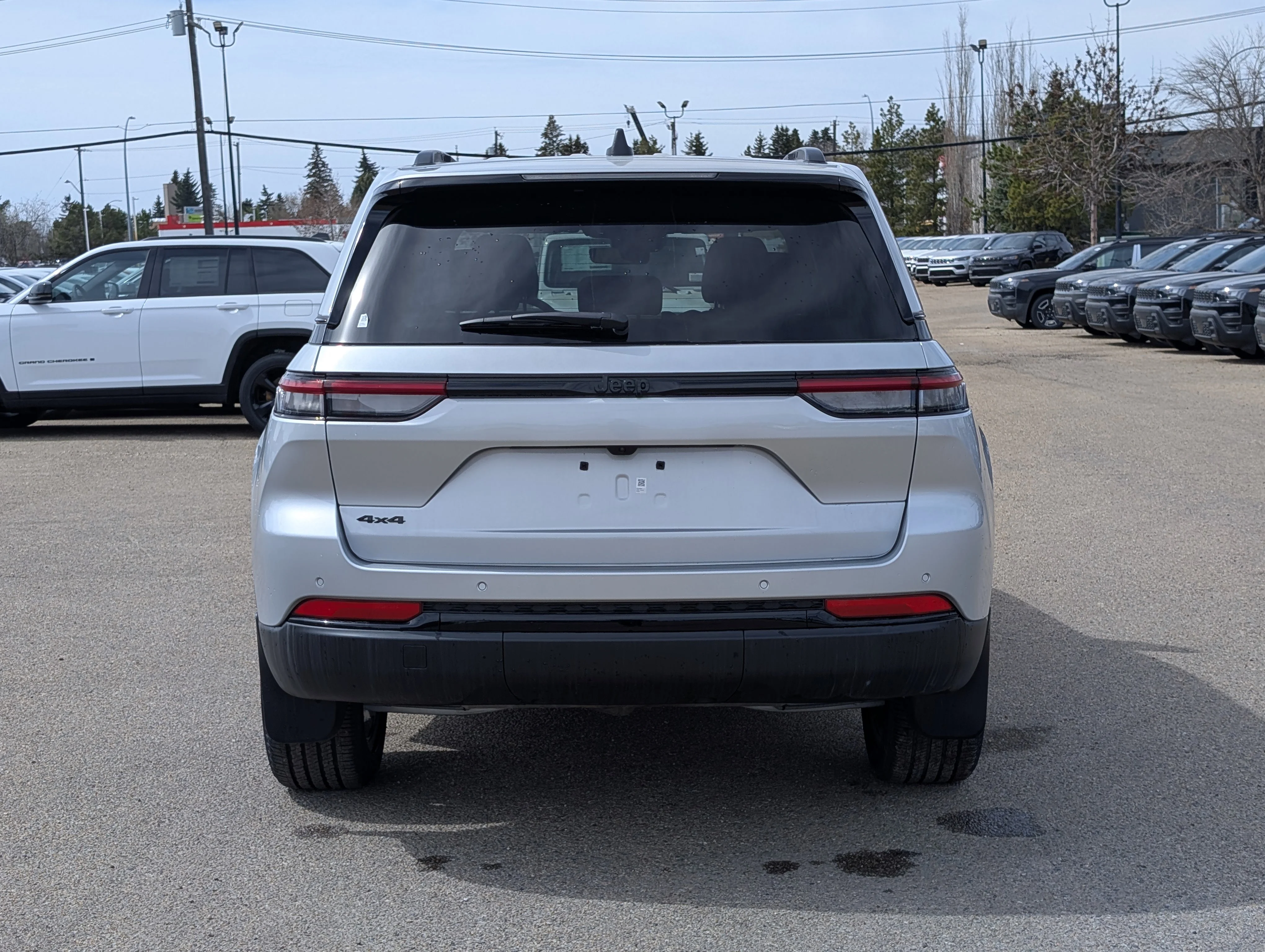 New 2025 Silver Zynith Jeep Altitude image 5