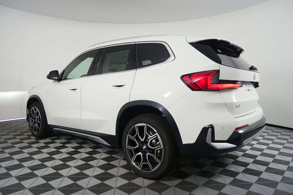 Used 2026 Alpine White BMW xDrive28i image 5