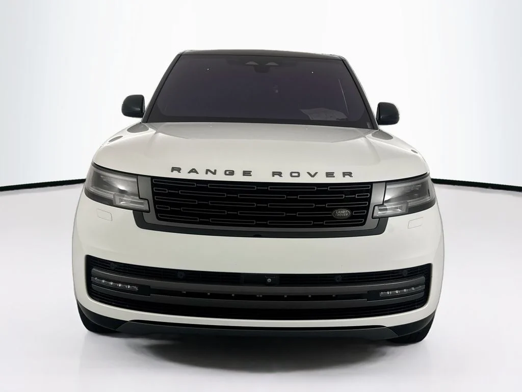 Used 2023 White Land Rover Autobiography image 2