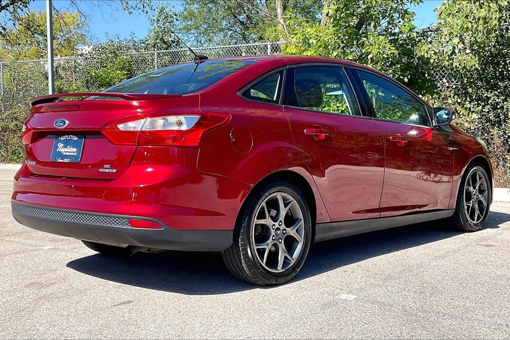 Used 2013 Red Ford SE image 13