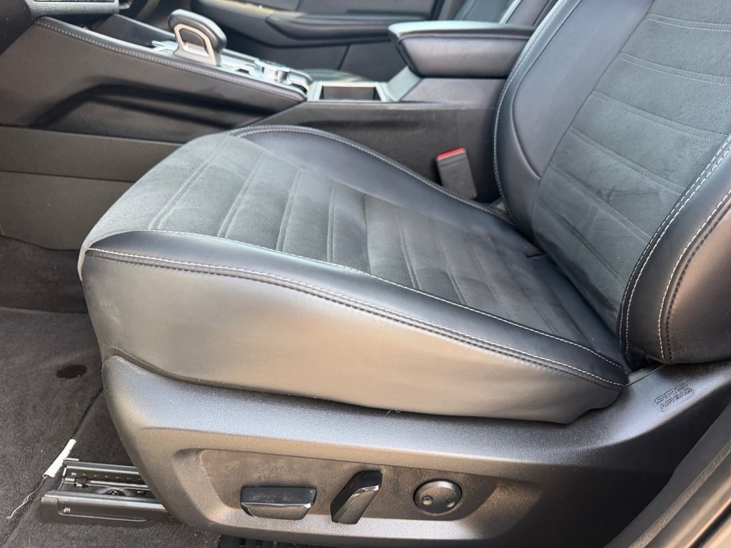 Used 2024 Alloy Silver Metallic Mitsubishi SE image 11