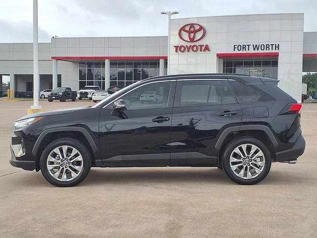 Used 2025 Black Toyota XLE Premium image 3