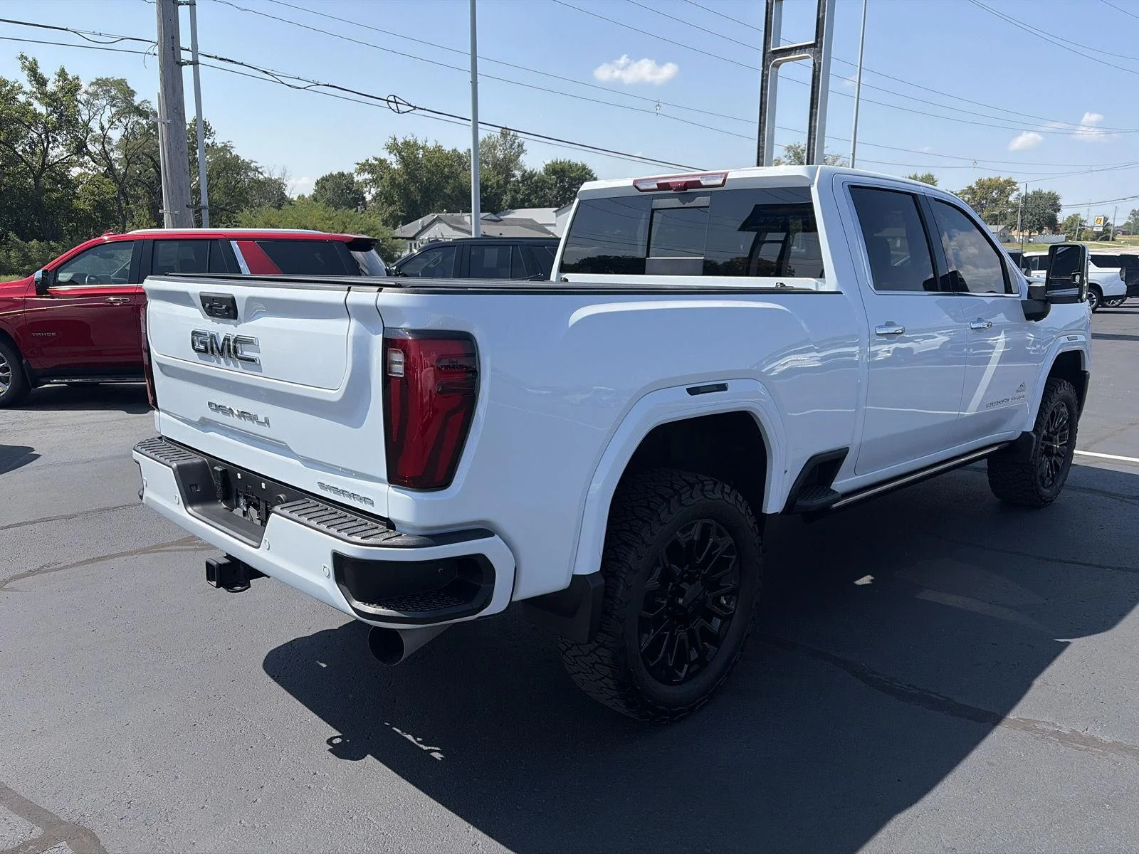Used 2026 Glacier White Tricoat GMC Denali Ultimate image 3