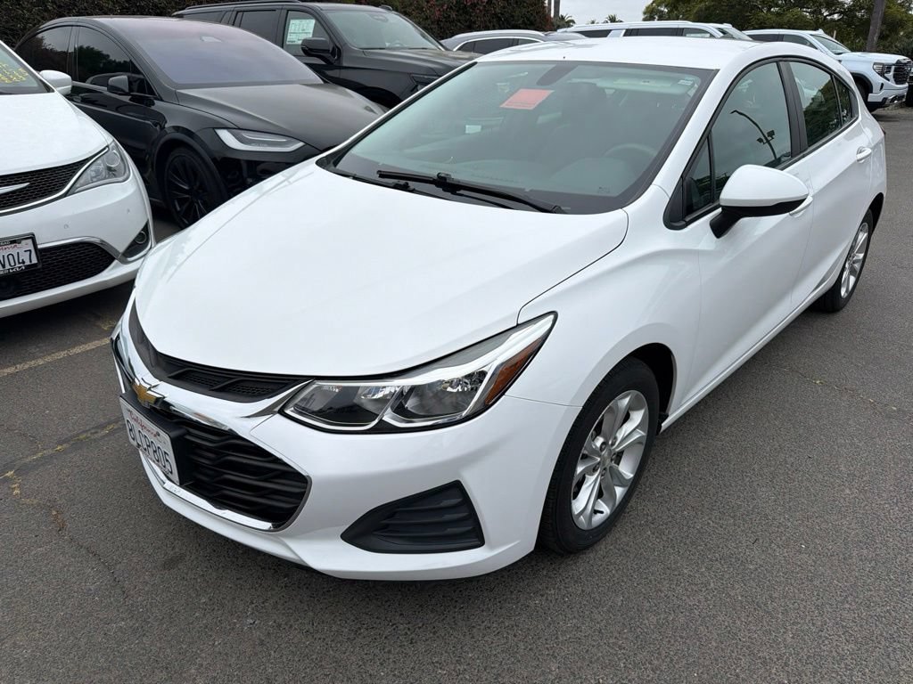 2019 Chevrolet Cruze LS Hatchback Auto's photo