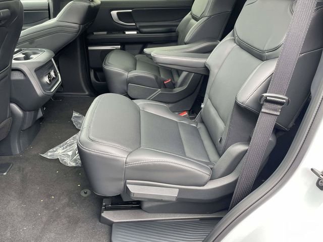 New 2026 Space Silver Metallic Ford Platinum image 4