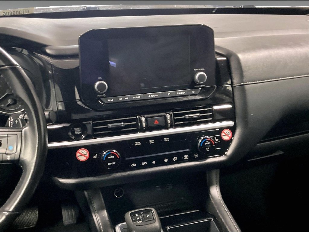 Used 2025 Gray Nissan SV image 18