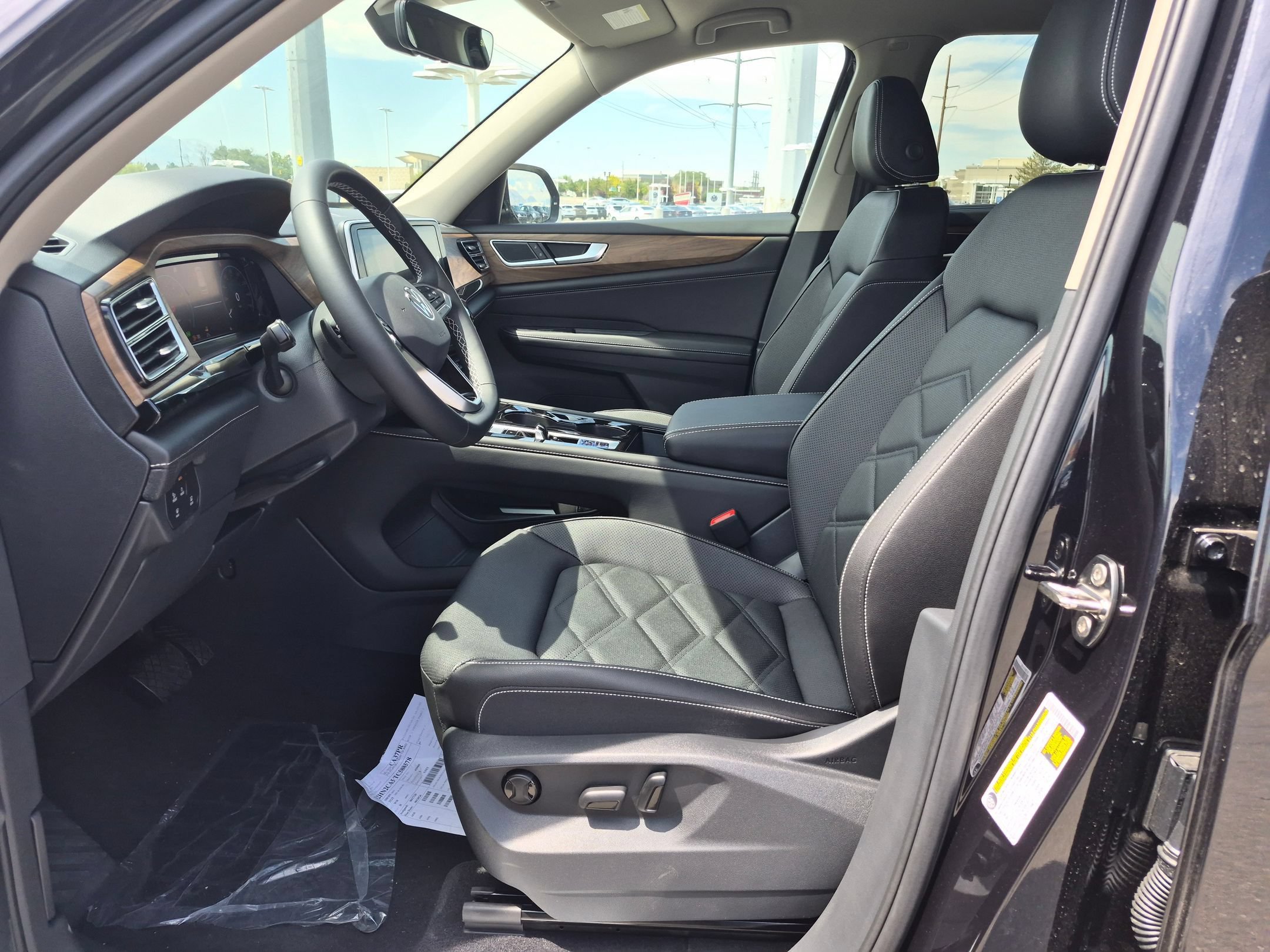 New 2026 Deep Black Pearl Volkswagen 2.0T SE w/Technology image 15