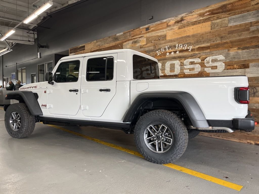 New 2026 Bright White Clear-Coat Exterior Paint Jeep Mojave image 23