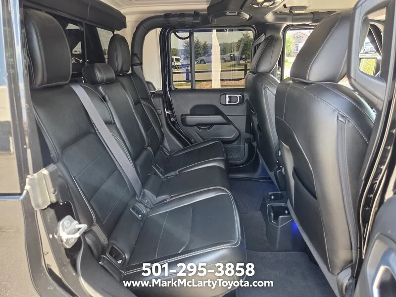 Used 2022 Black Clearcoat JEEP OVERLAND 4X4 image 14