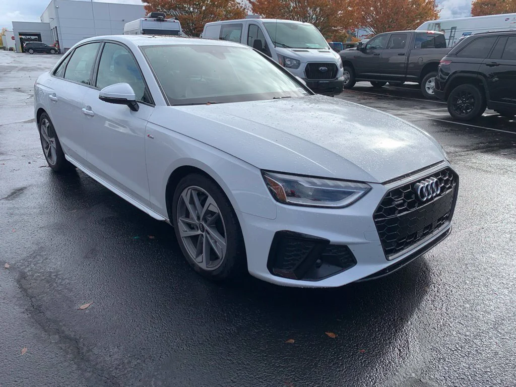 Used 2025 Glacier White Audi 45 S line Premium image 5