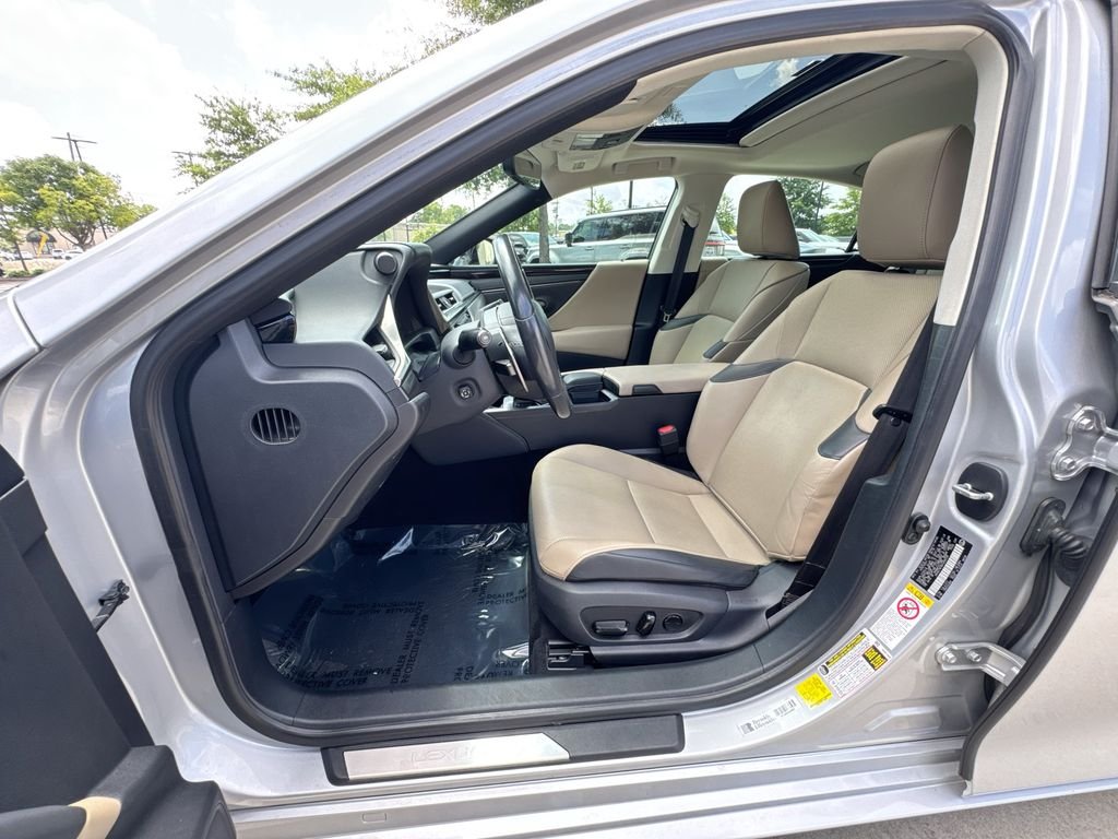 Used 2019 Silver Lexus 350 image 19