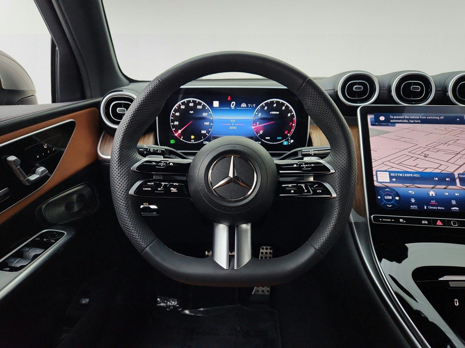 Used 2023 Mojave Silver Metallic Mercedes-Benz GLC 300 image 22