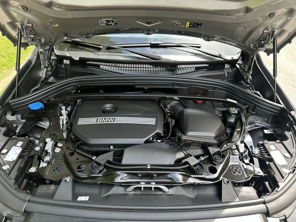 Used 2025 Silver BMW xDrive28i image 27