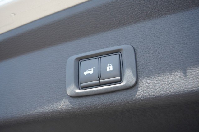 2025 Mitsubishi Outlander Plug-in Hybrid SEL - Photo 11