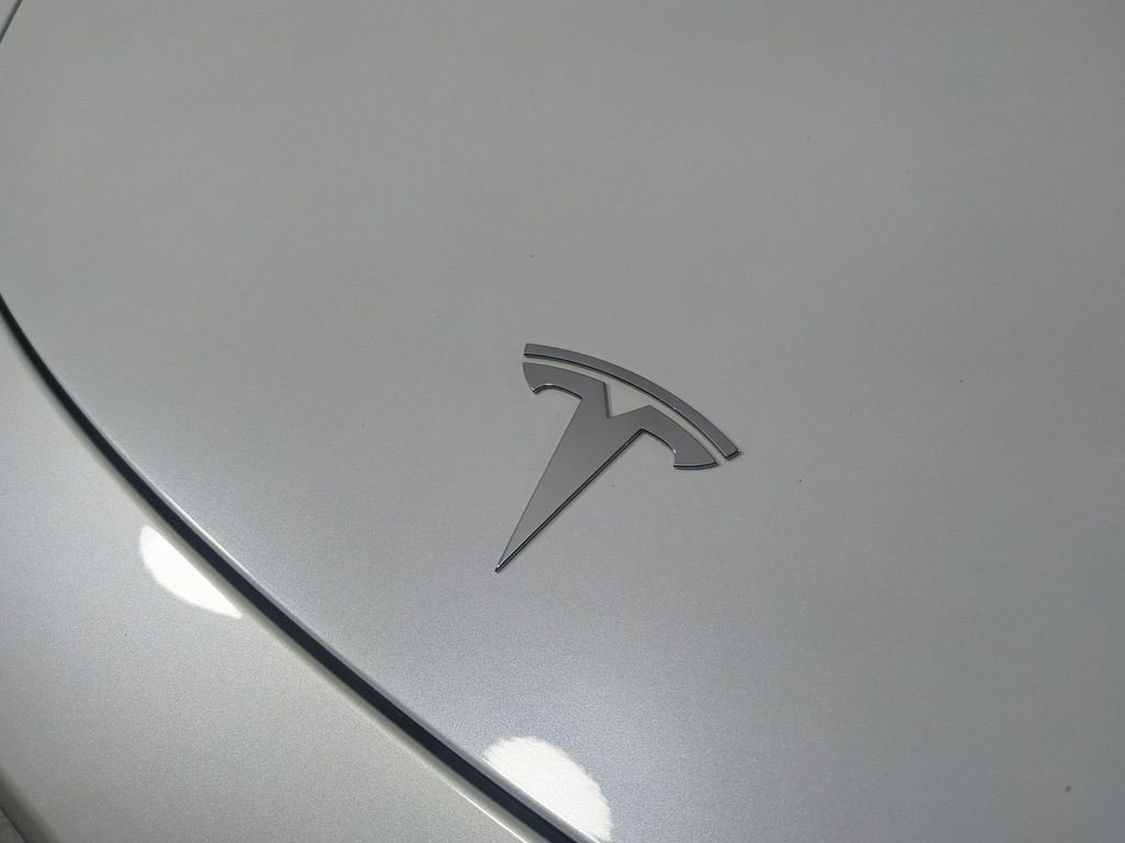 2023 Tesla Model Y Long Range - Photo 13