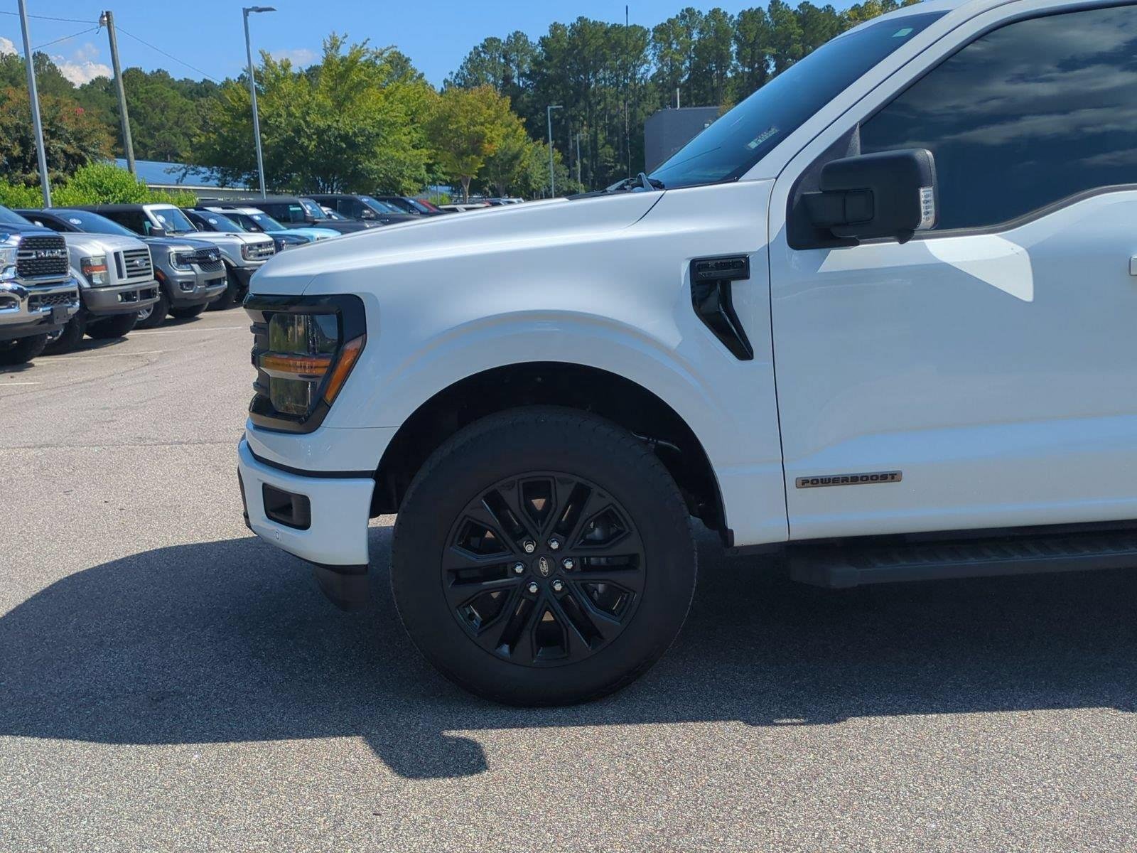 Used 2024 Oxford White Ford XLT image 10