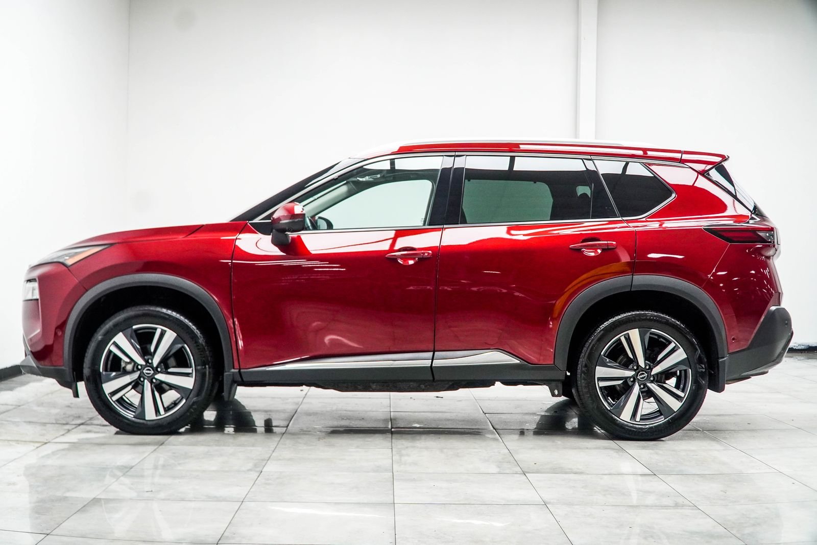 Used 2023 Red Nissan SL image 11