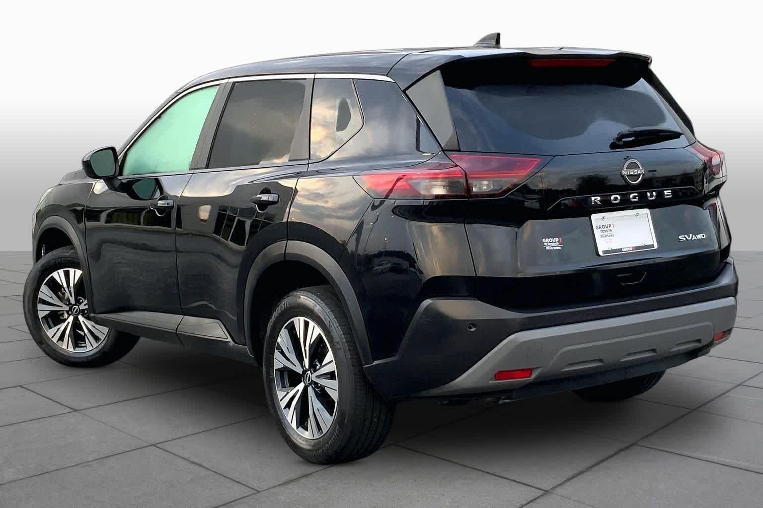 Used 2023 Super Black Nissan SV image 11