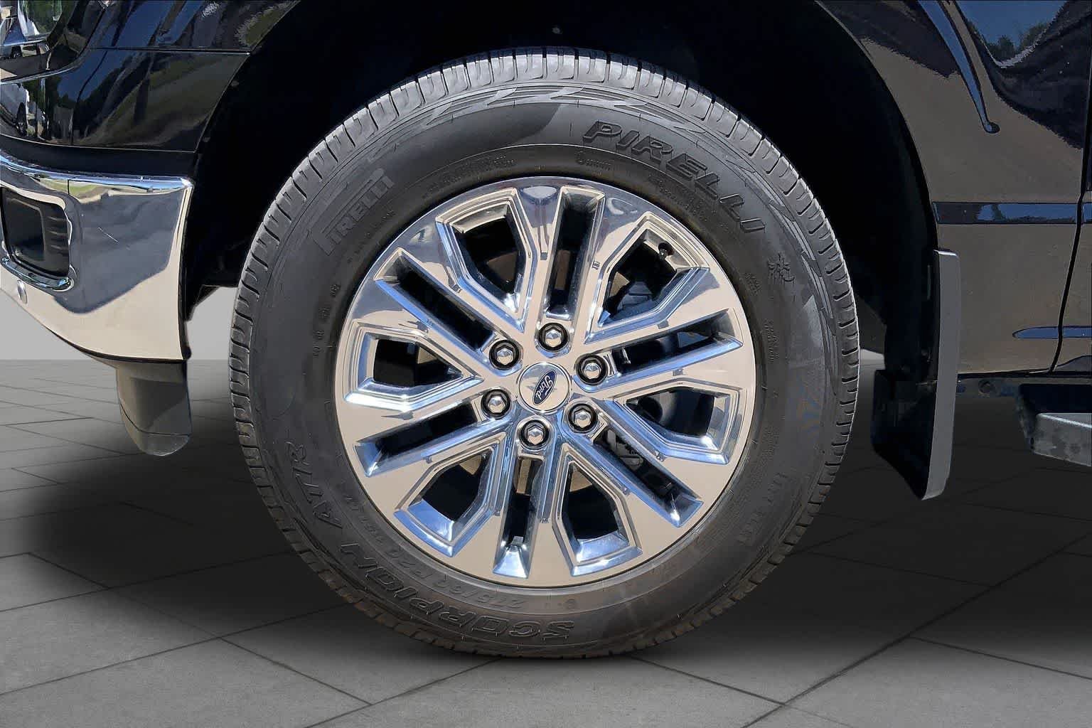 Used 2024 Agate Black Metallic Ford XLT image 11