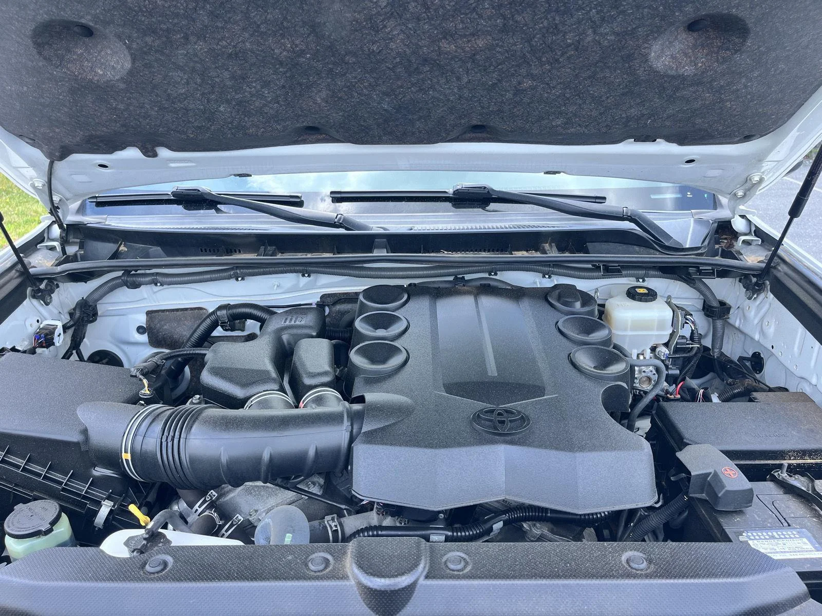 Used 2019 Super White Toyota SR5 image 16