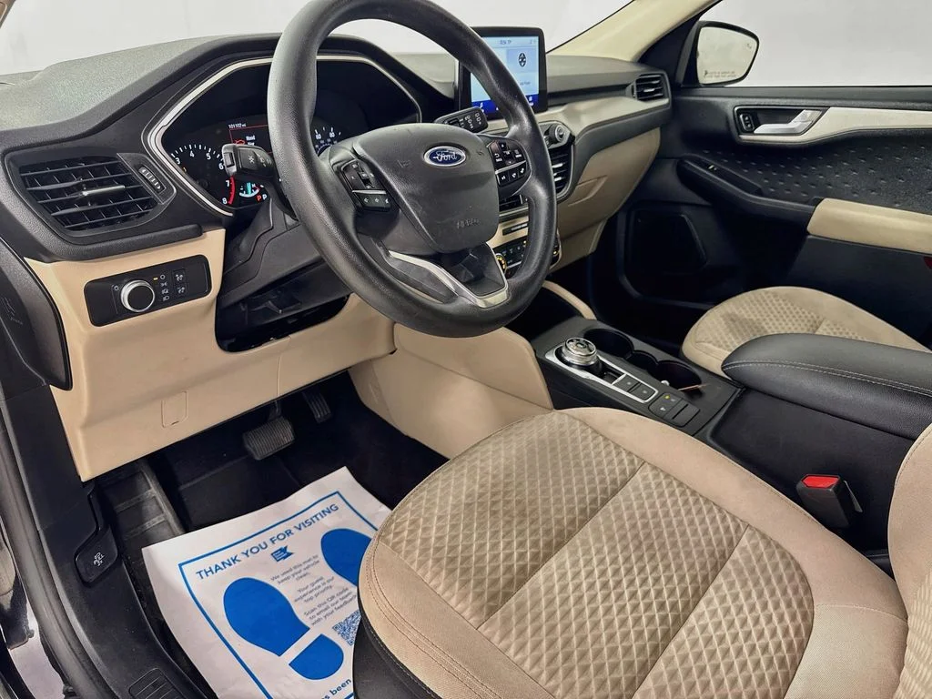 Used 2020 Black Ford SE image 9