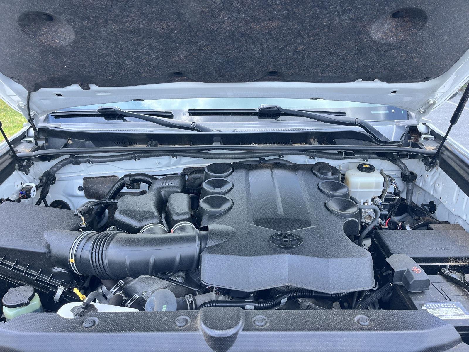 Used 2019 Super White Toyota SR5 image 16