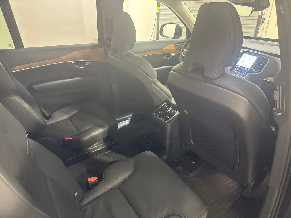 Certified Used 2025 Onyx Black Metallic Volvo T8 Plus image 24