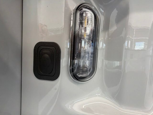 New 2026 Avalanche Ford XLT image 17