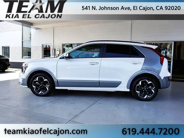 New 2026 White Kia Wave image 6