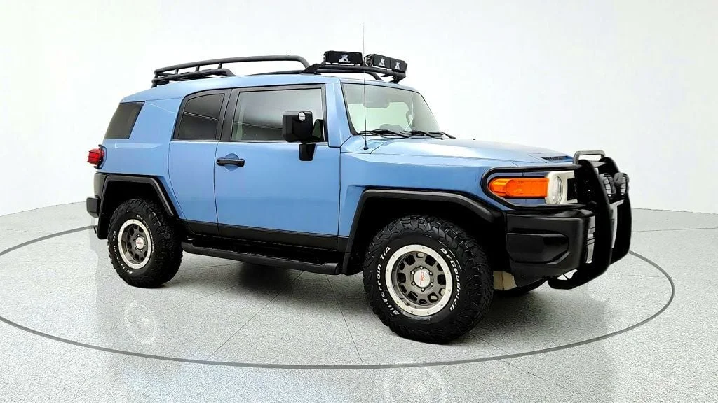 Used 2014 Heritage Blue Toyota 4WD 4dr Automatic image 3