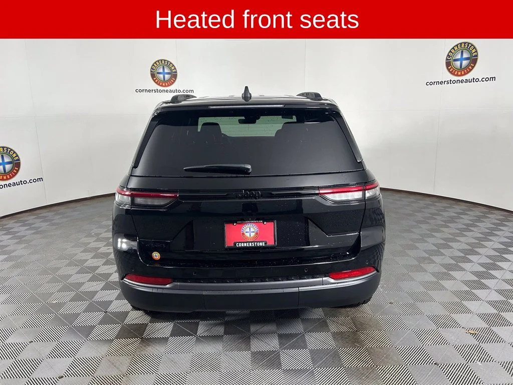 New 2026 Diamond Black Crystal Pearl-Coat Exterior Paint Jeep Limited image 17